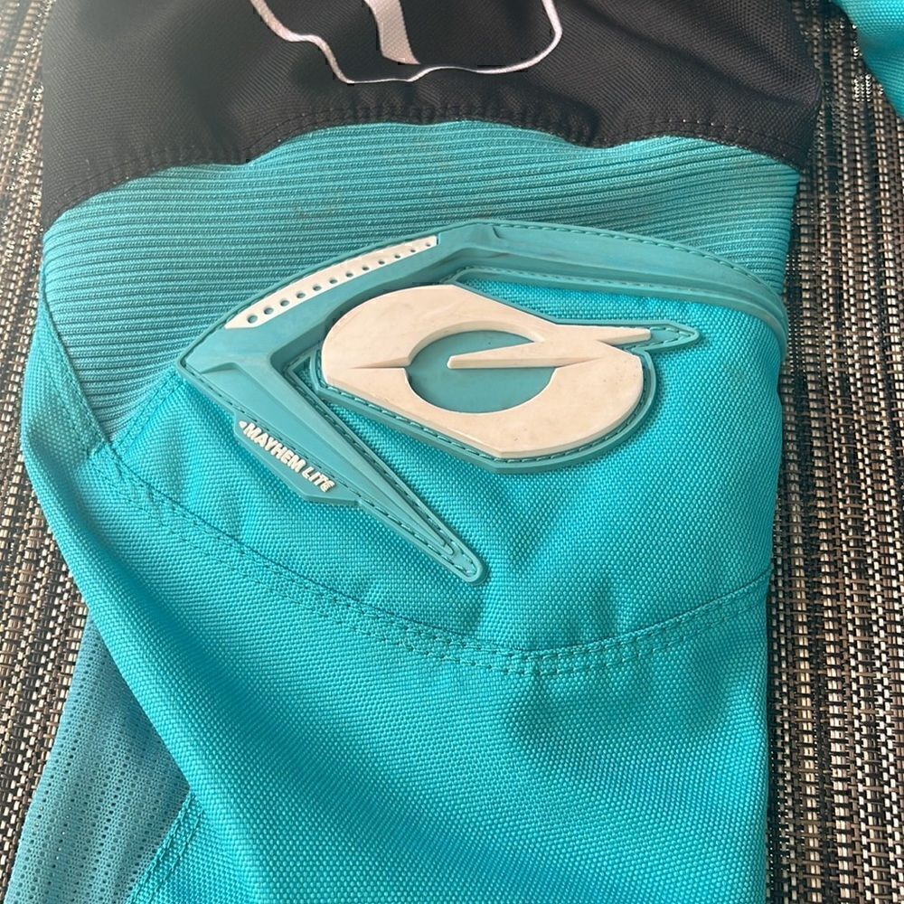 O’Neal mayhem lite pant youth size 5/6. Moto cross pants excellent condition. - Picture 3 of 7